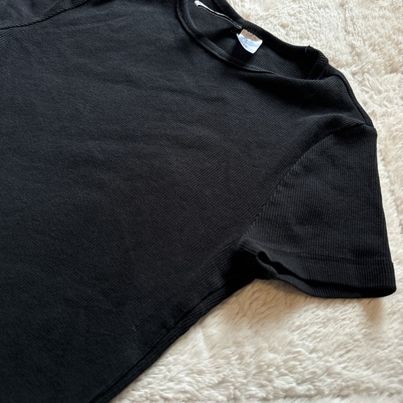 Black tee - Picture 2 of 3
